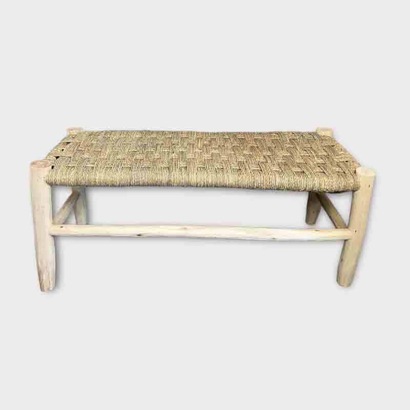 Banc en bois et raphia